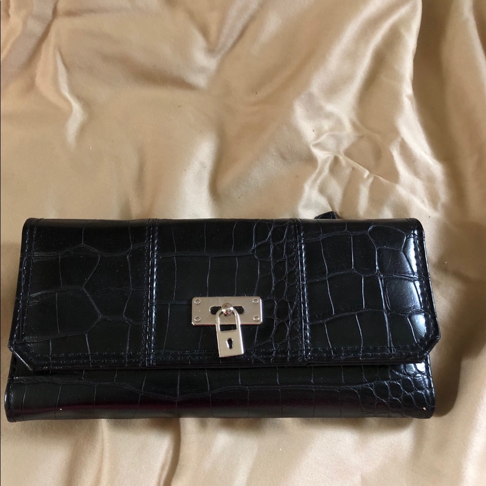 Guang Tong Black Billfold